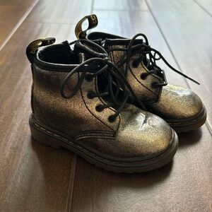 Dr. Martens Infant/Toddler Girl US size 6, UK size 5 Black/Gold Glitter